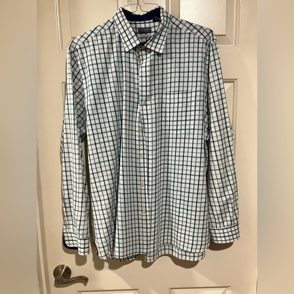 Van Heusen size XL 17-17.5 long sleeve classic fit shirt - Picture 1 of 10